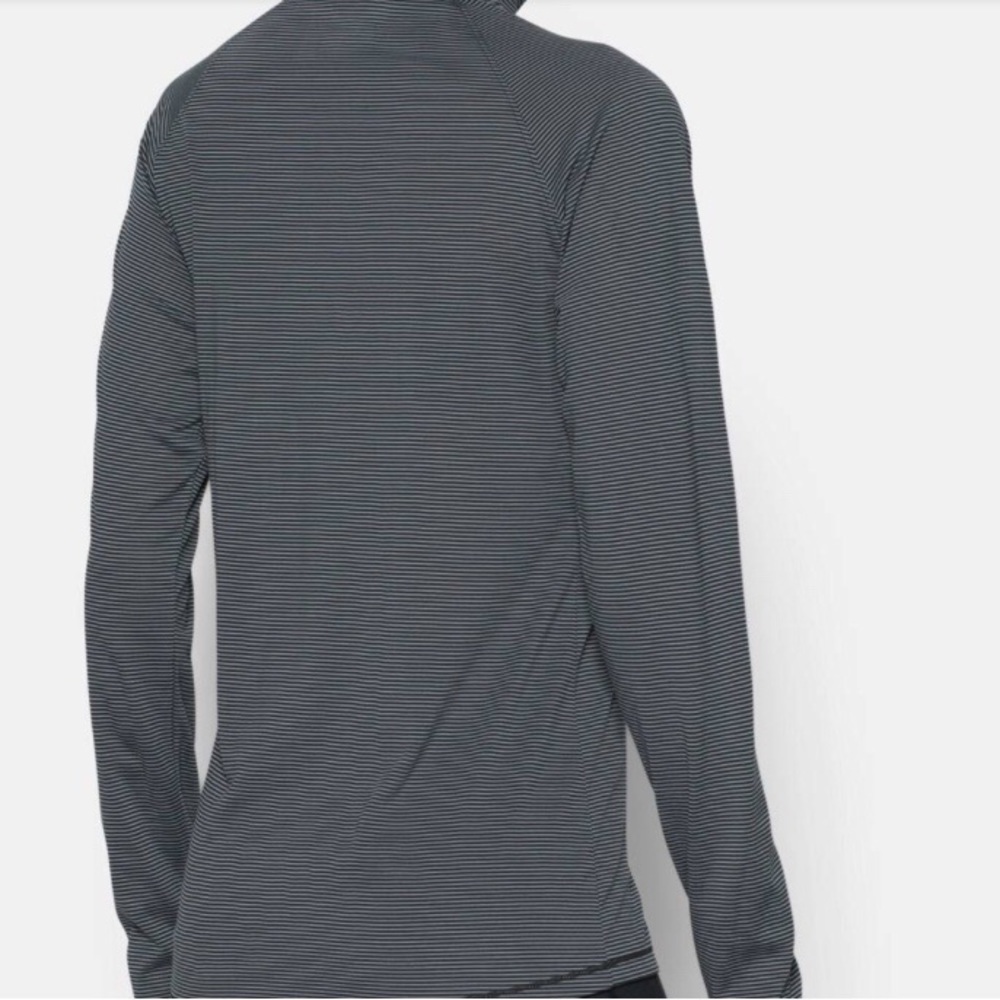 Under Armour Women’s Long Sleeve Shirt Size S/P - Picture 4 of 8